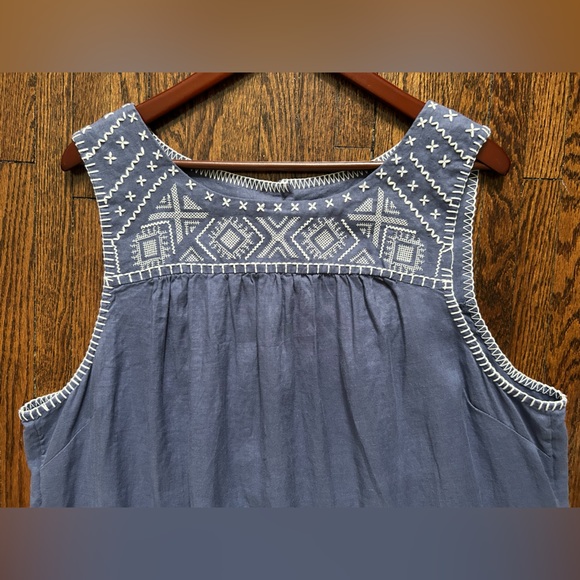 C&C California 100% Linen Embroidered Dress - Picture 9 of 17